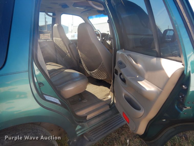 image for item DI1050 1997 Ford Expedition XLT  SUV