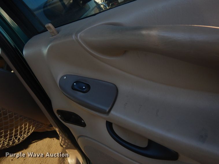 image for item DI1050 1997 Ford Expedition XLT  SUV