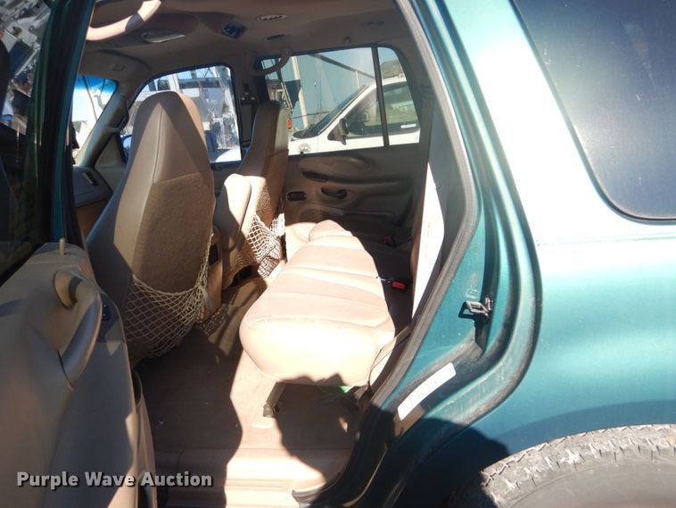 image for item DI1050 1997 Ford Expedition XLT  SUV