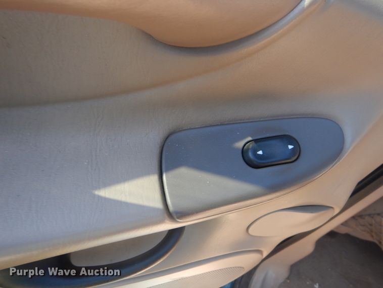 image for item DI1050 1997 Ford Expedition XLT  SUV