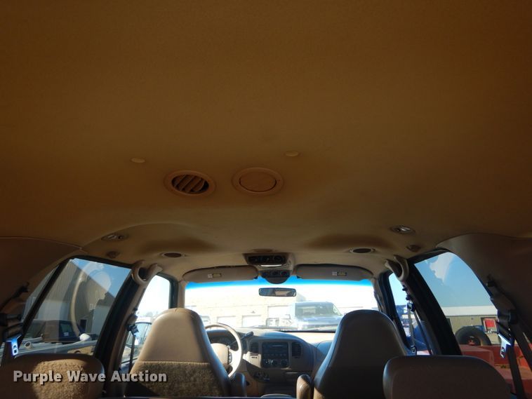 image for item DI1050 1997 Ford Expedition XLT  SUV