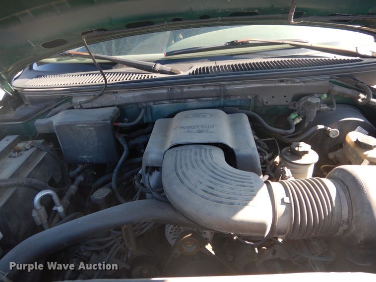 image for item DI1050 1997 Ford Expedition XLT  SUV