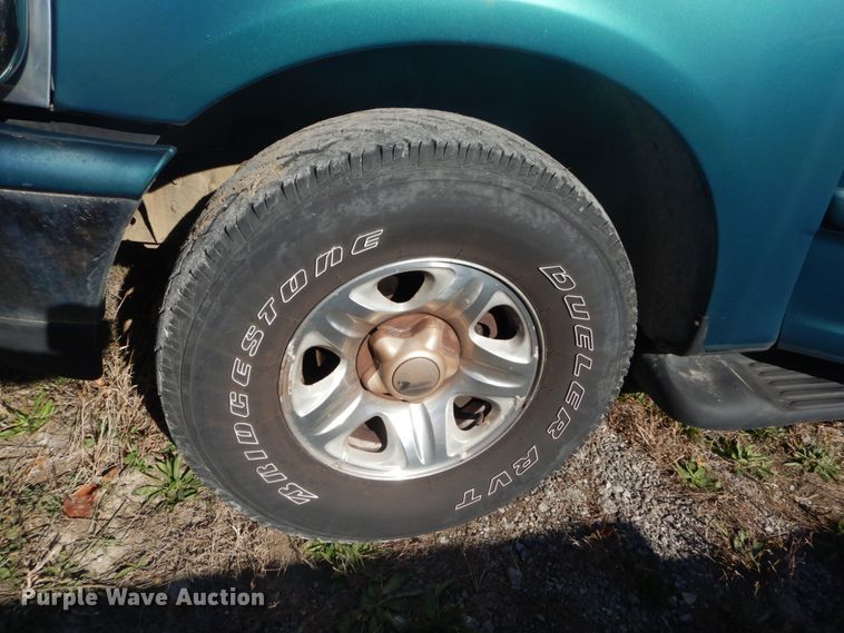 image for item DI1050 1997 Ford Expedition XLT  SUV