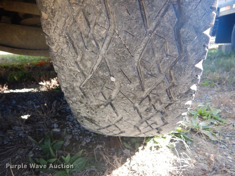 image for item DI1050 1997 Ford Expedition XLT  SUV