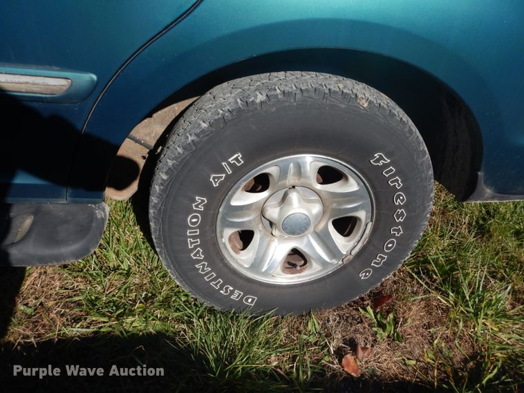 image for item DI1050 1997 Ford Expedition XLT  SUV