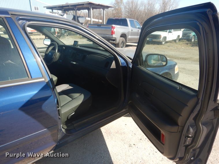 image for item DI1052 2006 Ford Crown Victoria Police Interceptor