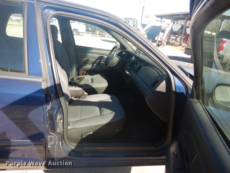 image for item DI1052 2006 Ford Crown Victoria Police Interceptor