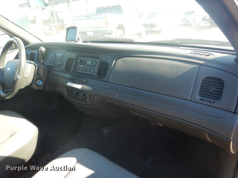 image for item DI1052 2006 Ford Crown Victoria Police Interceptor