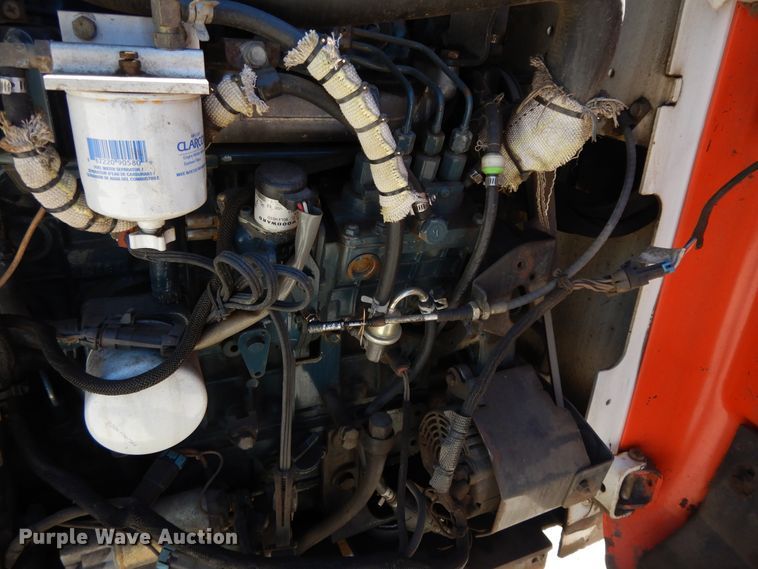 image for item DI7520 2005 Bobcat S300  skid steer loader