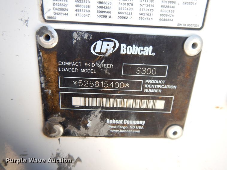 image for item DI7520 2005 Bobcat S300  skid steer loader