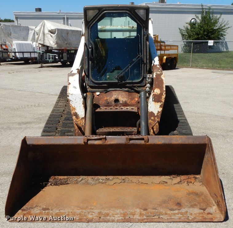 image for item DI7523 2007 Bobcat T300  tracked skid steer loader