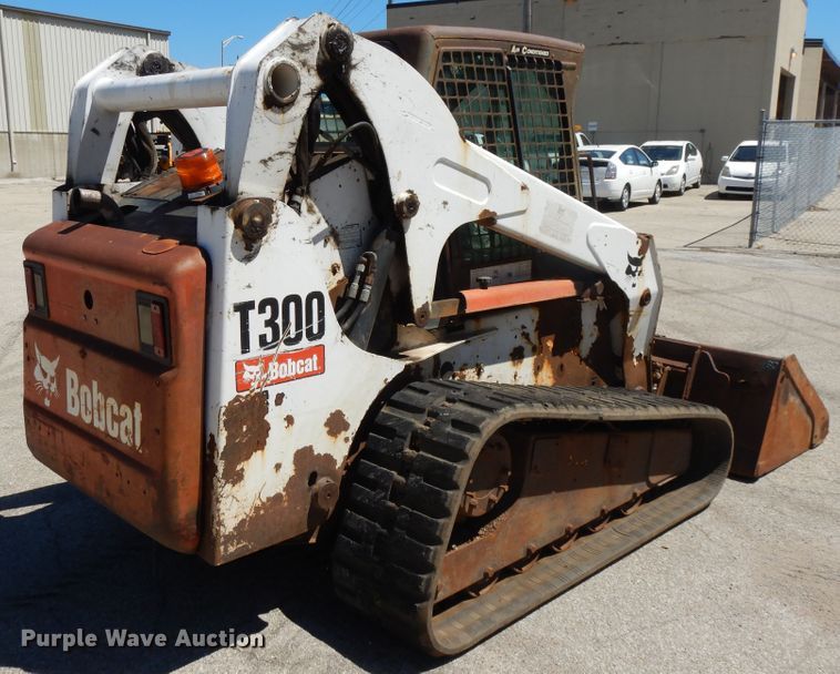image for item DI7523 2007 Bobcat T300  tracked skid steer loader