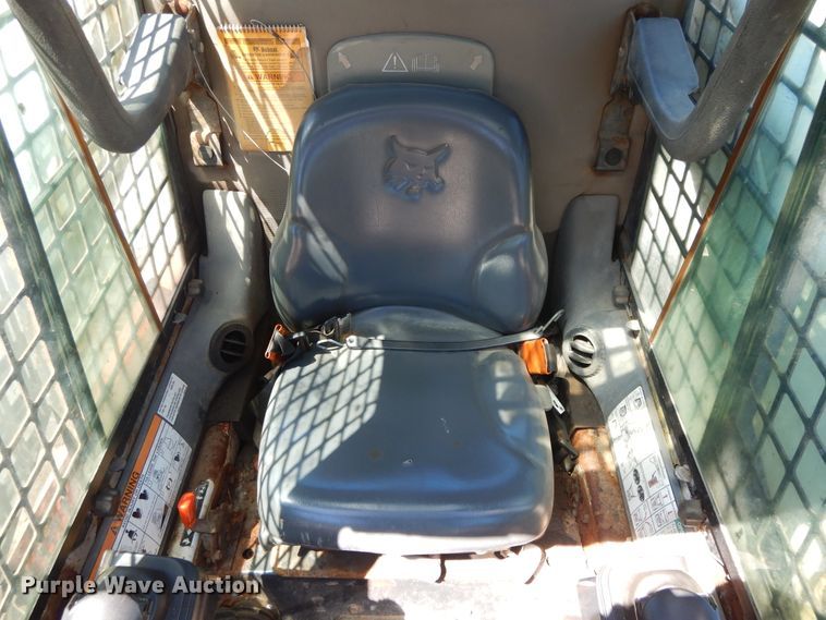 image for item DI7523 2007 Bobcat T300  tracked skid steer loader