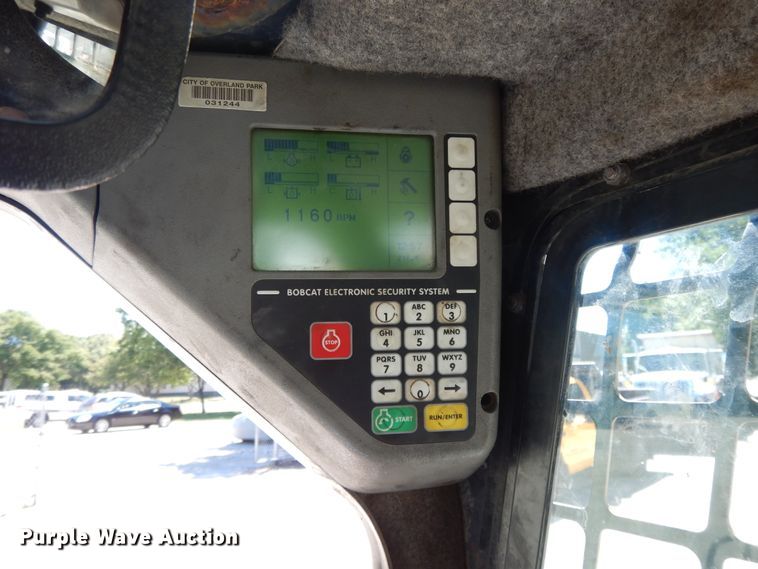 image for item DI7523 2007 Bobcat T300  tracked skid steer loader