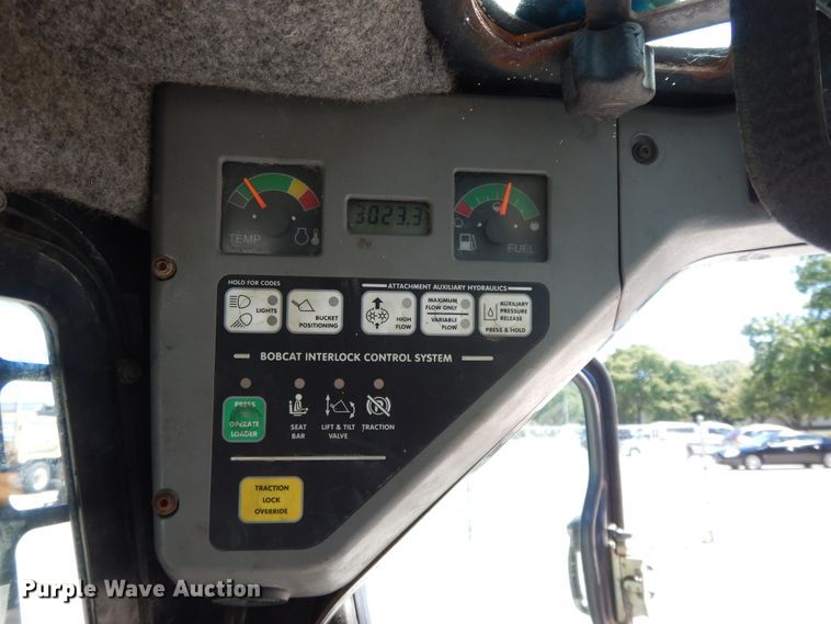 image for item DI7523 2007 Bobcat T300  tracked skid steer loader