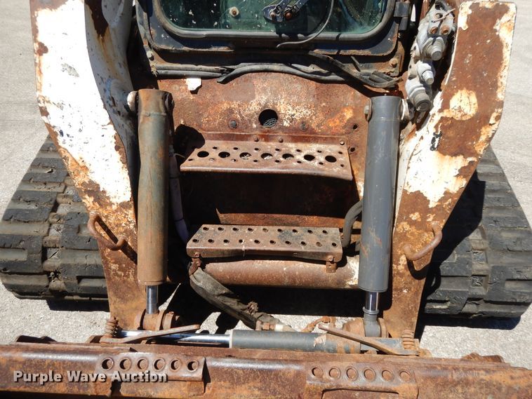 image for item DI7523 2007 Bobcat T300  tracked skid steer loader