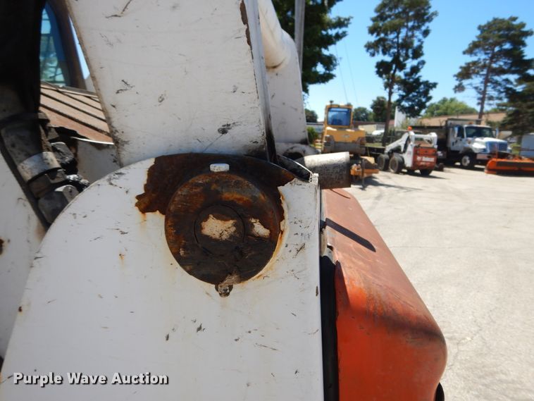 image for item DI7523 2007 Bobcat T300  tracked skid steer loader