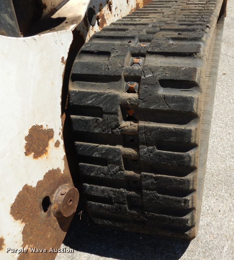 image for item DI7523 2007 Bobcat T300  tracked skid steer loader