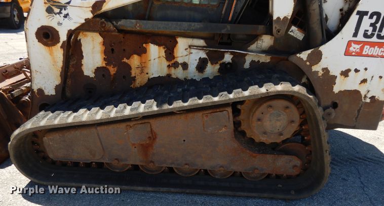 image for item DI7523 2007 Bobcat T300  tracked skid steer loader
