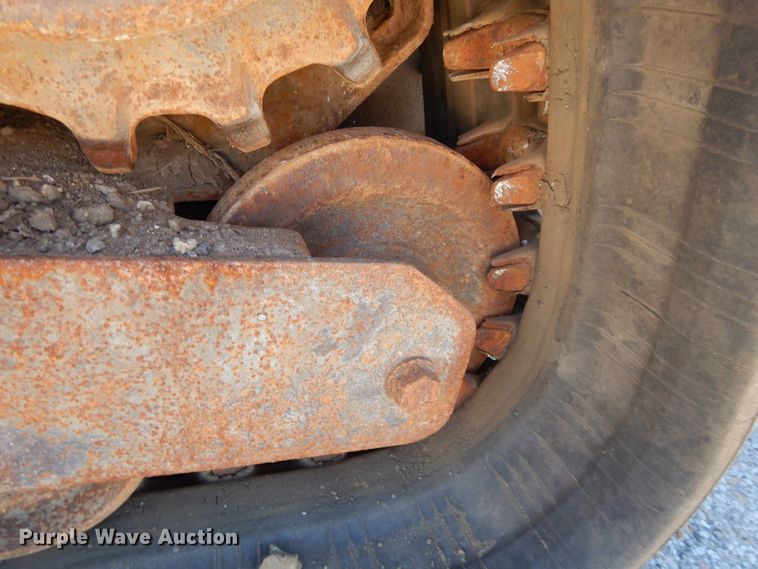 image for item DI7523 2007 Bobcat T300  tracked skid steer loader