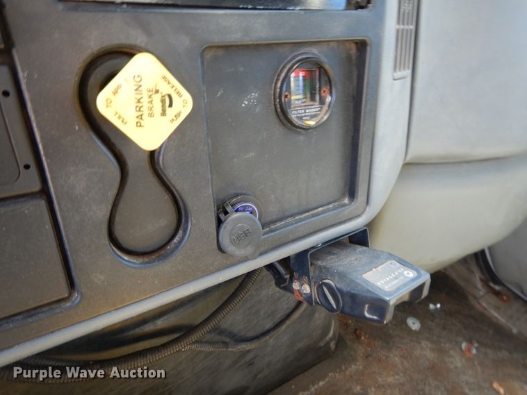 image for item DI7527 2005 International 7400  dump truck