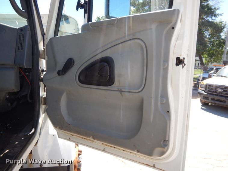 image for item DI7527 2005 International 7400  dump truck