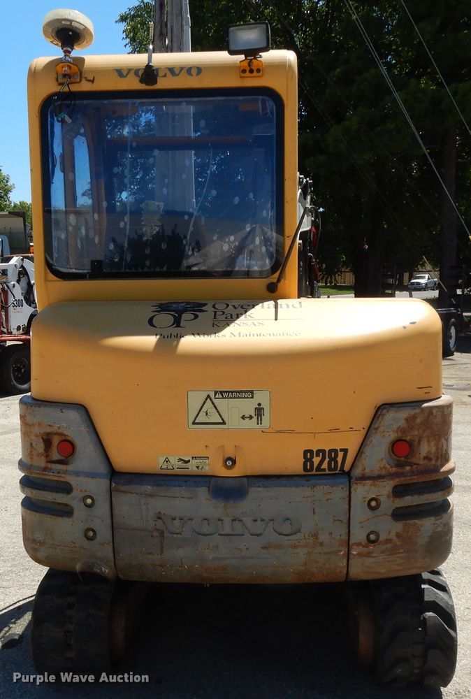 image for item DI7537 2001 Volvo EC35  mini excavator