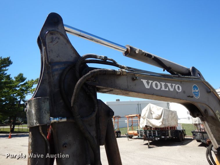 image for item DI7537 2001 Volvo EC35  mini excavator