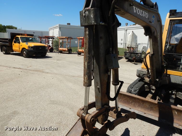 image for item DI7537 2001 Volvo EC35  mini excavator