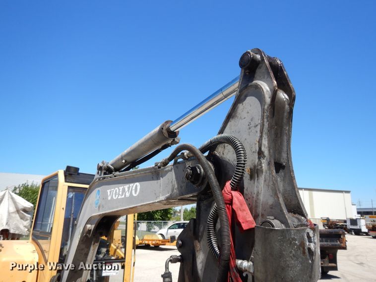 image for item DI7537 2001 Volvo EC35  mini excavator