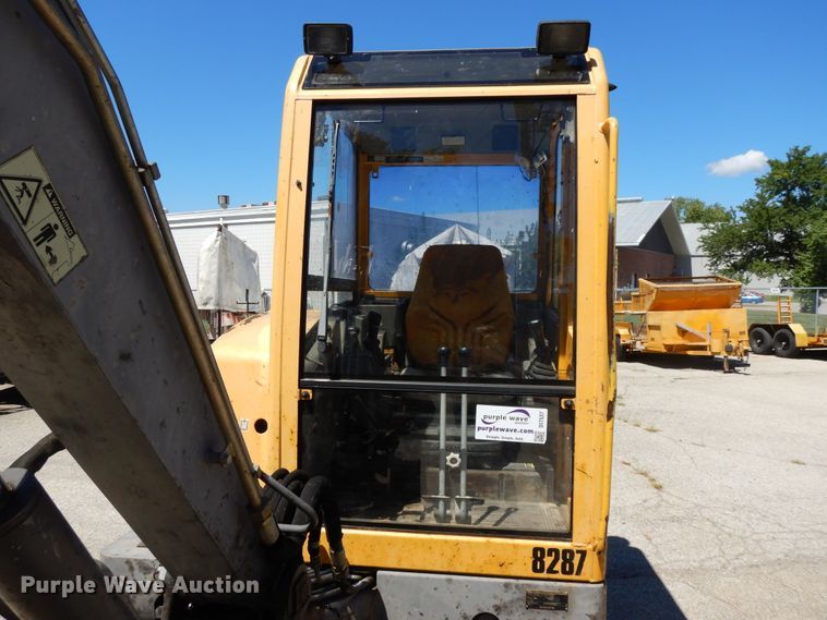 image for item DI7537 2001 Volvo EC35  mini excavator