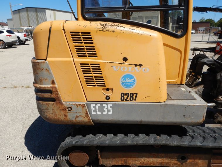 image for item DI7537 2001 Volvo EC35  mini excavator