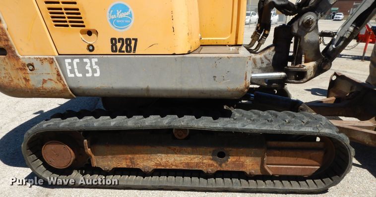 image for item DI7537 2001 Volvo EC35  mini excavator