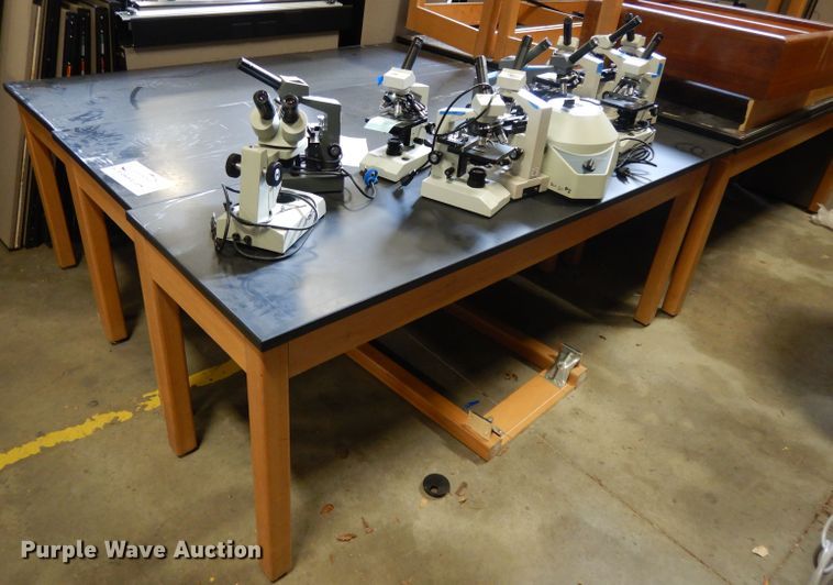 image for item DI8035 (9) lab tables