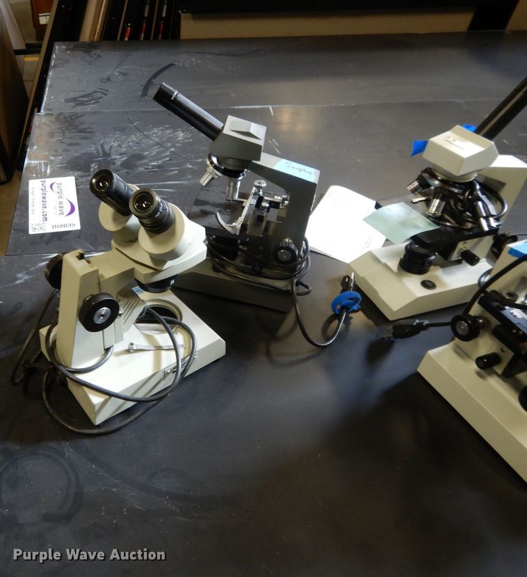 image for item DI8035 (9) lab tables