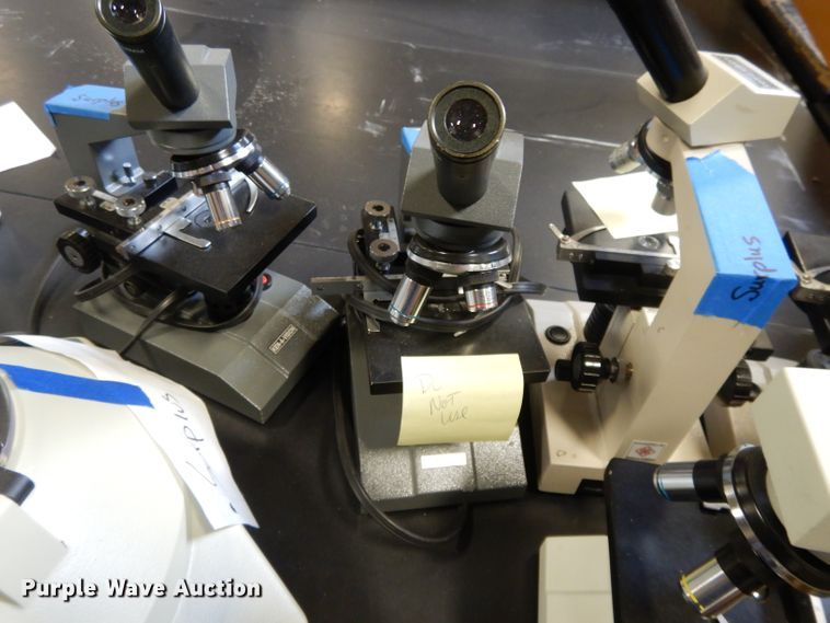 image for item DI8035 (9) lab tables