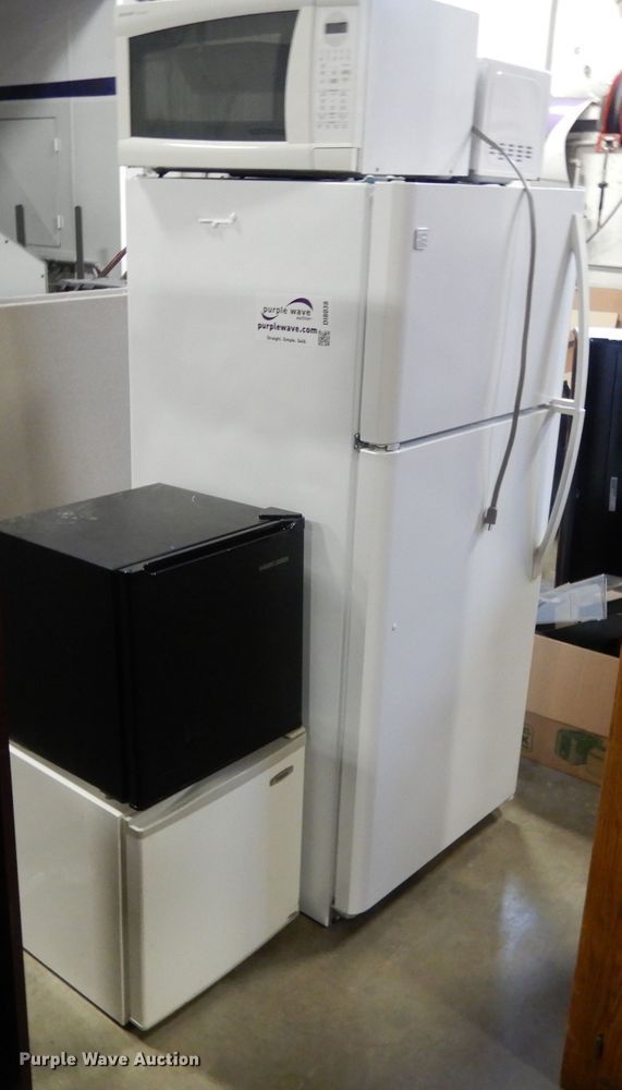 Appliances in El Dorado, KS Item DI8038 sold Purple Wave