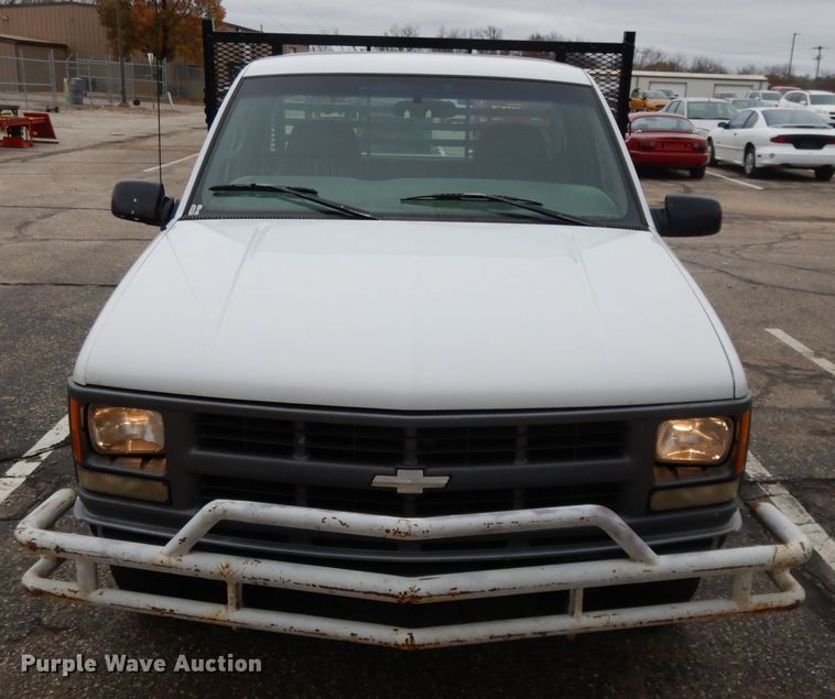 image for item DI8052 1997 Chevrolet Cheyenne 1500  flatbed pickup truck