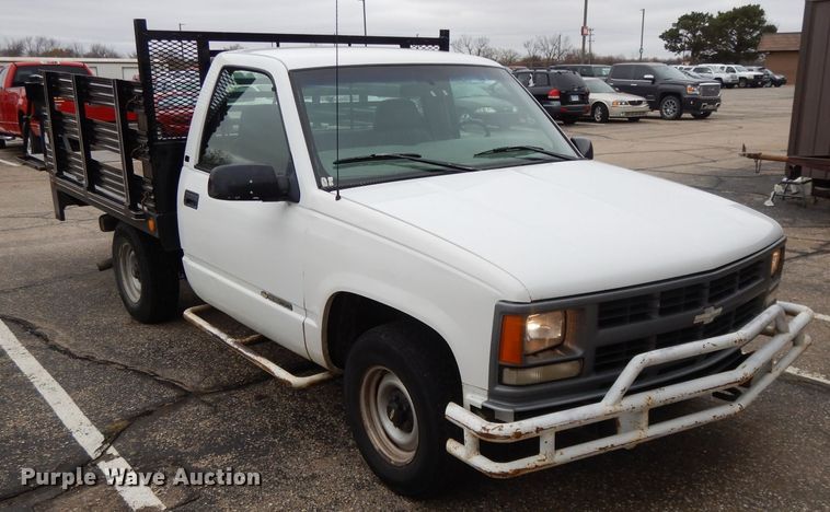 image for item DI8052 1997 Chevrolet Cheyenne 1500  flatbed pickup truck