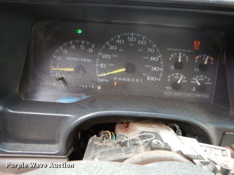 image for item DI8052 1997 Chevrolet Cheyenne 1500  flatbed pickup truck