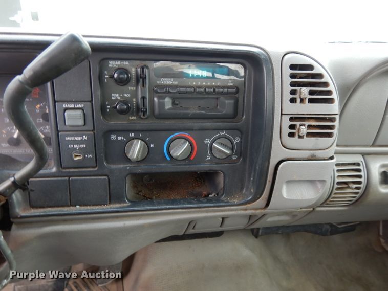 image for item DI8052 1997 Chevrolet Cheyenne 1500  flatbed pickup truck