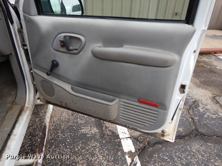 image for item DI8052 1997 Chevrolet Cheyenne 1500  flatbed pickup truck