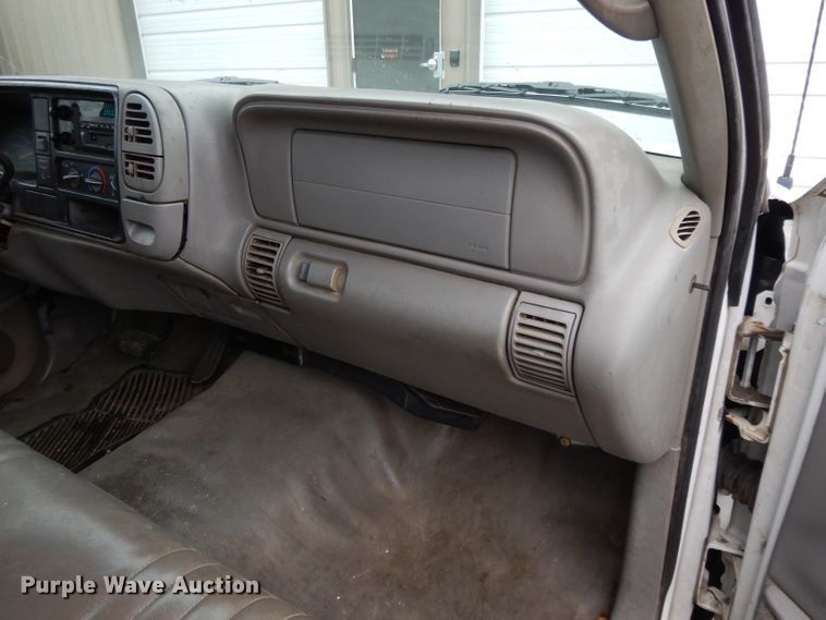 image for item DI8052 1997 Chevrolet Cheyenne 1500  flatbed pickup truck