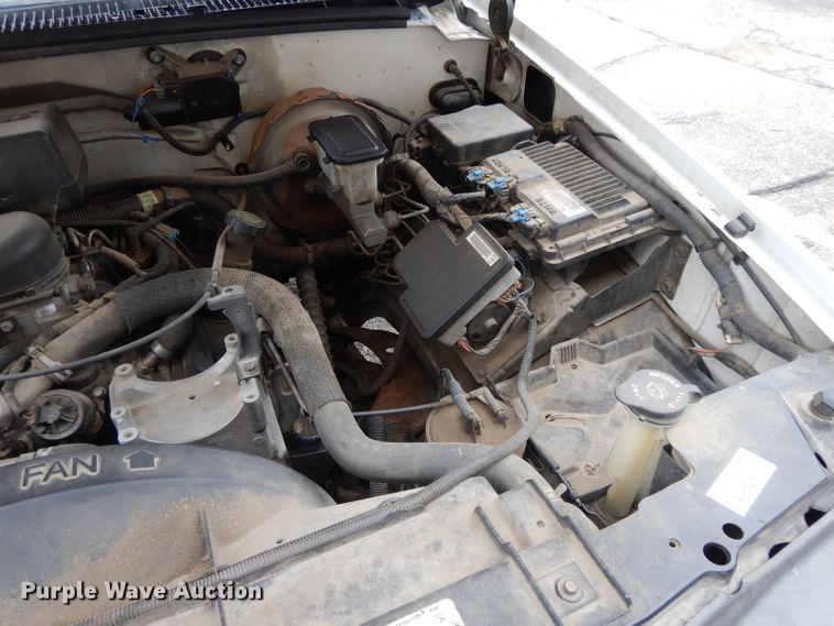 image for item DI8052 1997 Chevrolet Cheyenne 1500  flatbed pickup truck