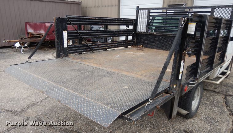 image for item DI8052 1997 Chevrolet Cheyenne 1500  flatbed pickup truck