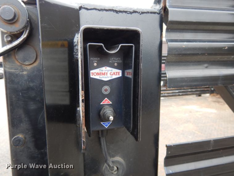 image for item DI8052 1997 Chevrolet Cheyenne 1500  flatbed pickup truck