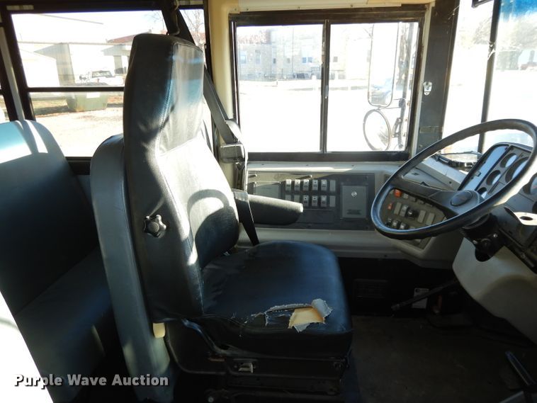 image for item DI8071 2003 Freightliner FS65  school bus