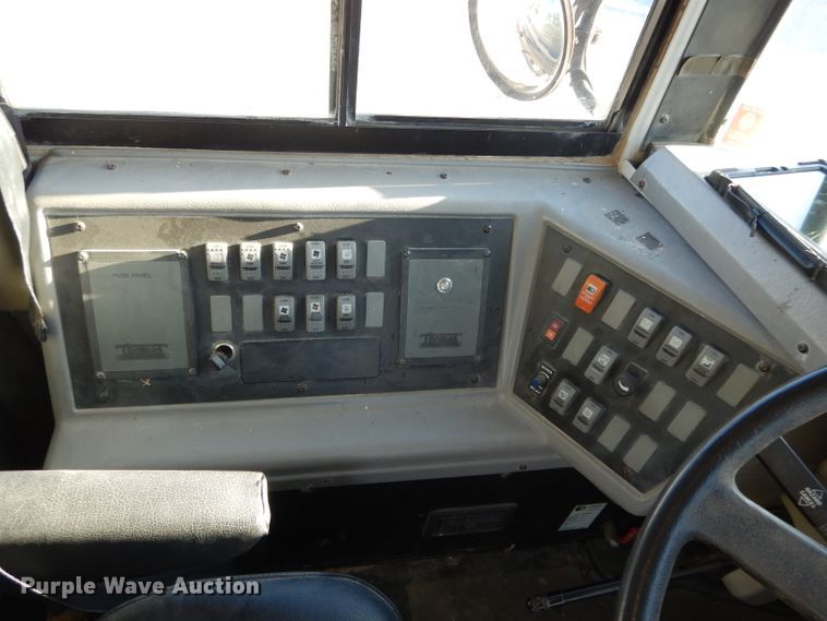 image for item DI8071 2003 Freightliner FS65  school bus