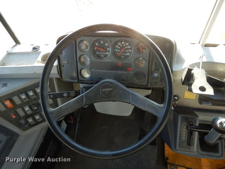 image for item DI8071 2003 Freightliner FS65  school bus