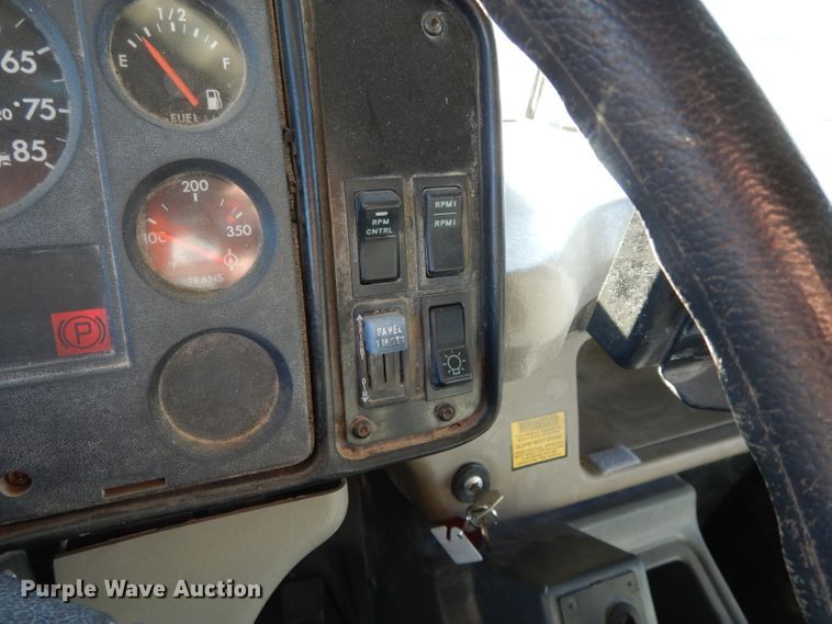 image for item DI8071 2003 Freightliner FS65  school bus